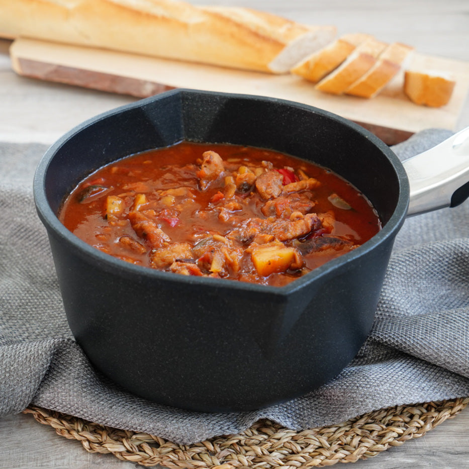 Kasserolle mit Gulasch